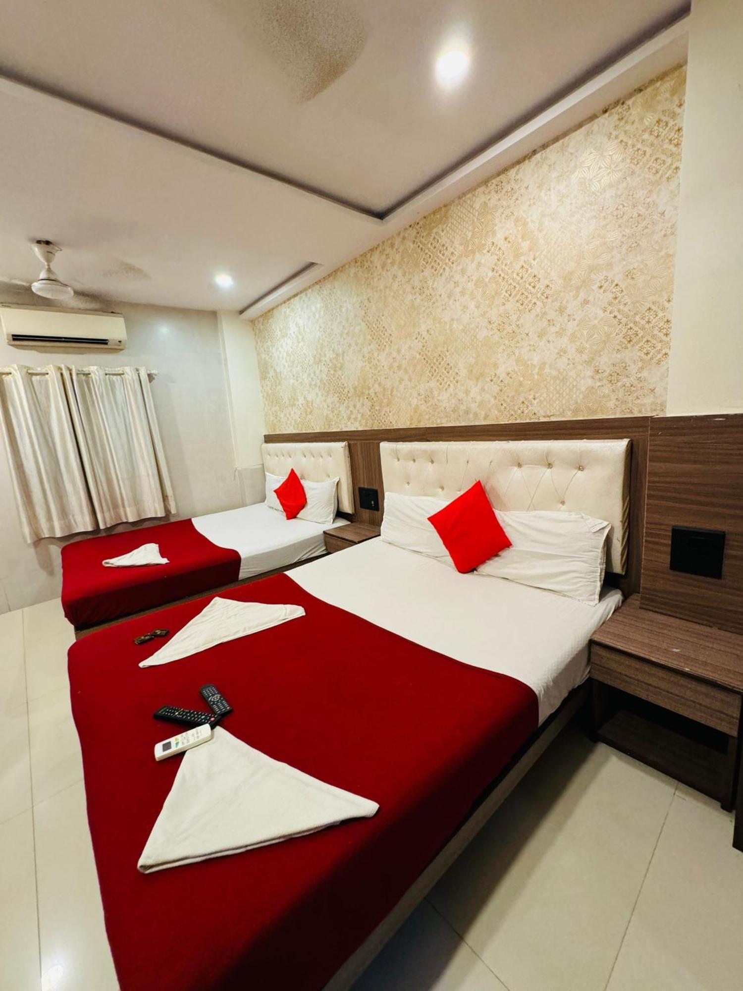 Hotel Atlas Grand Andheri East Mumbai Exterior photo